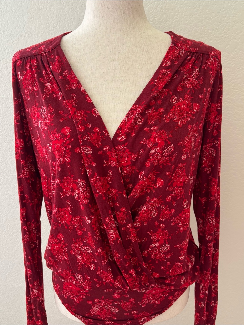 Free People turnt red floral print long sleeve bodysuit size medium NWOT - Picture 4 of 11